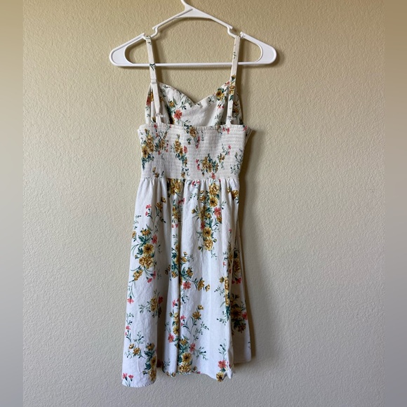 Medium Old Navy floral summer dress - Picture 4 of 4